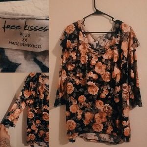 FREE KISSES Ruffel Blouse